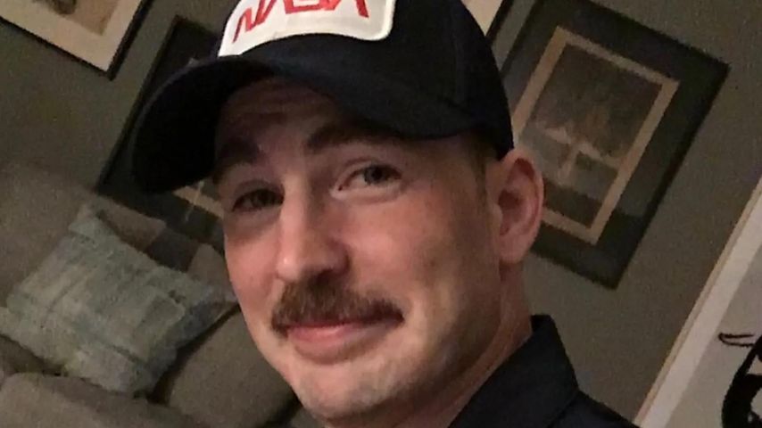 Vorher-Nachher-Selfies: Chris Evans trägt einen Schnauzer!