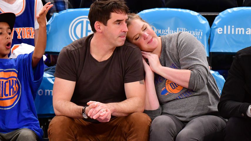 Chris Fischer und Amy Schumer bei einem Basketballspiel in New York City
