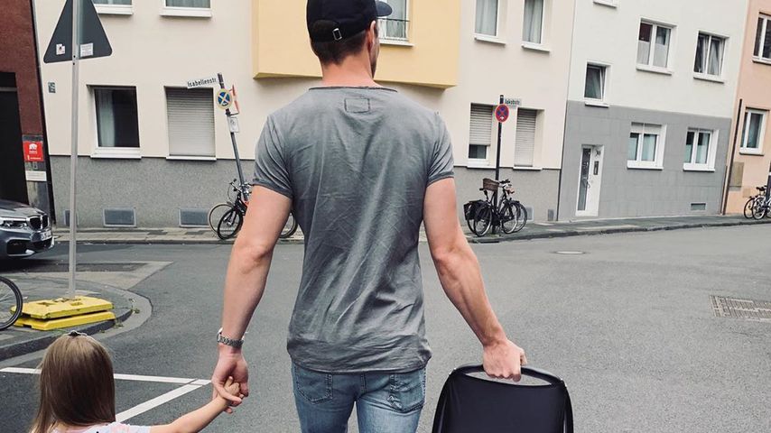 Chris Hecker und Tochter Charlotte mit Baby Paula