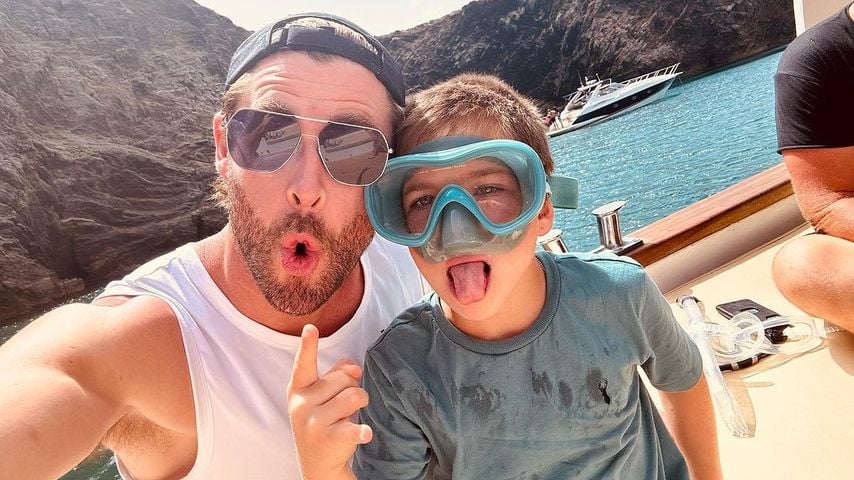 Seltene Fotos: Chris Hemsworth mit Zwillingssöhnen im Urlaub