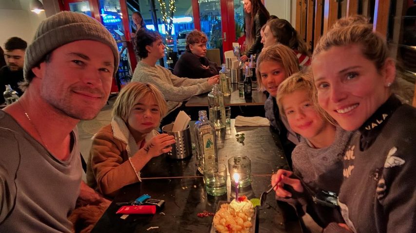 Chris Hemsworth und Elsa Pataky mit ihren drei Kindern