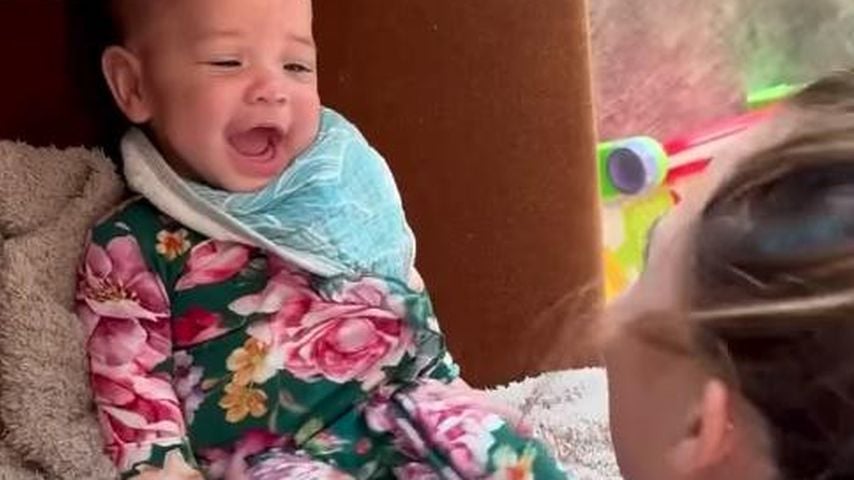 Chrissy Teigen mit ihrer Tochter Esti