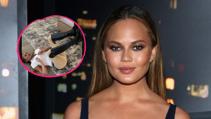 Therapie-Reitstunden: Chrissy Teigen kämpft mit Ausrüstung