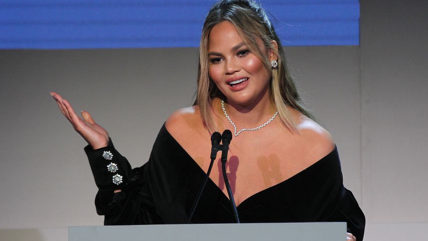 Chrissy Teigen bei einer Awardshow in NYC im November 2018