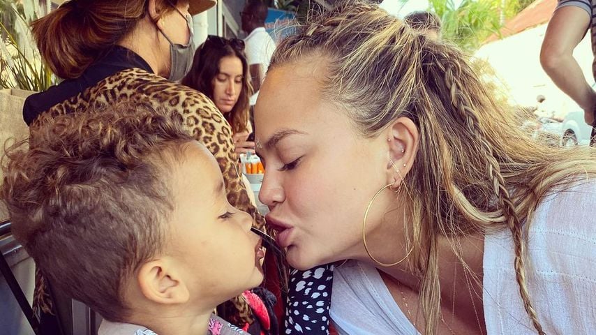 Chrissy Teigen mit Söhnchen Miles, Dezember 2020