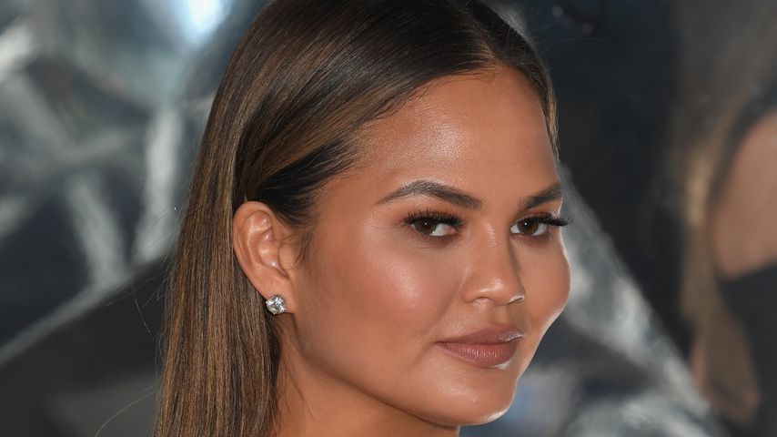 Kein Geld: Chrissy Teigen packt über harte Modelbranche aus