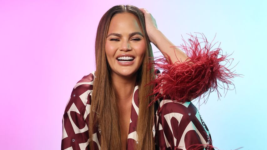 Unpassend bei Filmfest? Chrissy Teigen kommt im Pyjama!