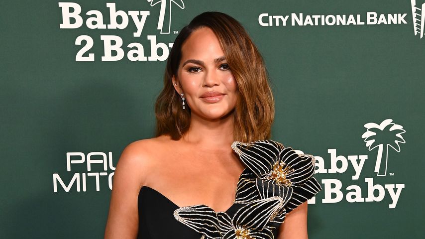 Chrissy Teigen auf der Baby2Baby-Gala 2023