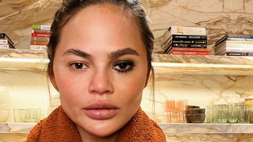 Fans verzückt: Chrissy Teigen zeigt sich (un)-geschminkt