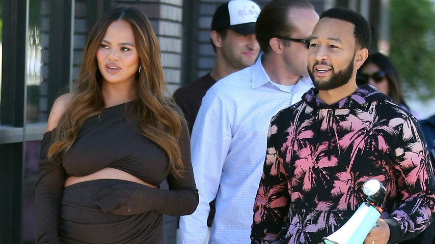 Chrissy Teigen mit ihrem Ehemann John Legend