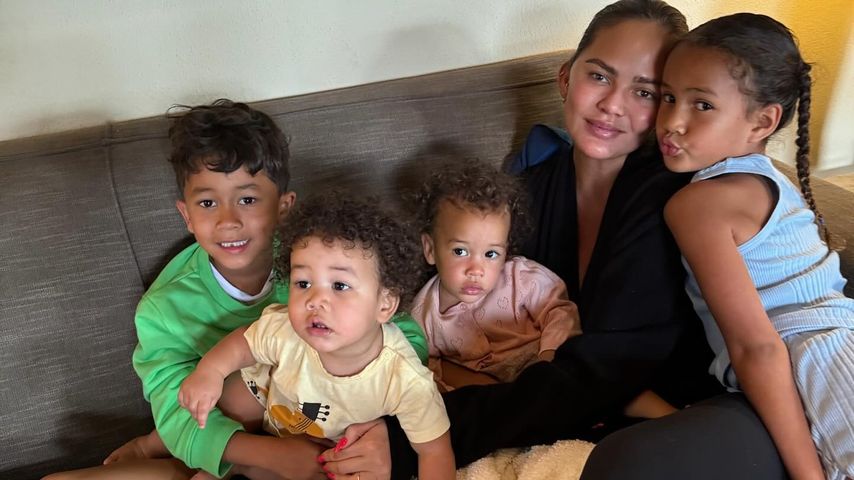Chrissy Teigen mit ihren Kindern Miles, Wren, Esti und Luna, Juni 2024