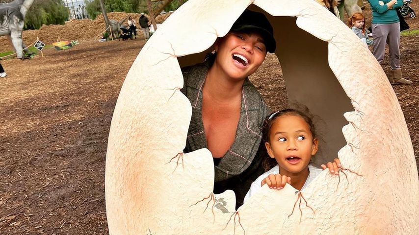Chrissy Teigen mit ihrer Tochter Luna