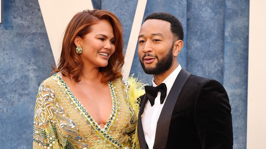 Chrissy Teigen mit John Legend auf der Vanity Fair Oscar Party 2023