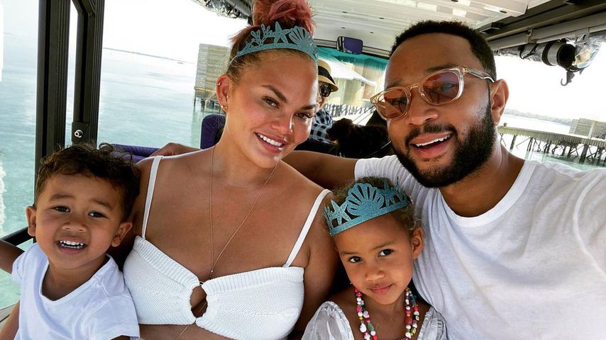 Chrissy Teigen mit John Legend und ihren Kids