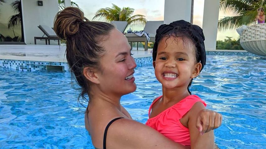 Chrissy Teigen mit Töchterchen Luna