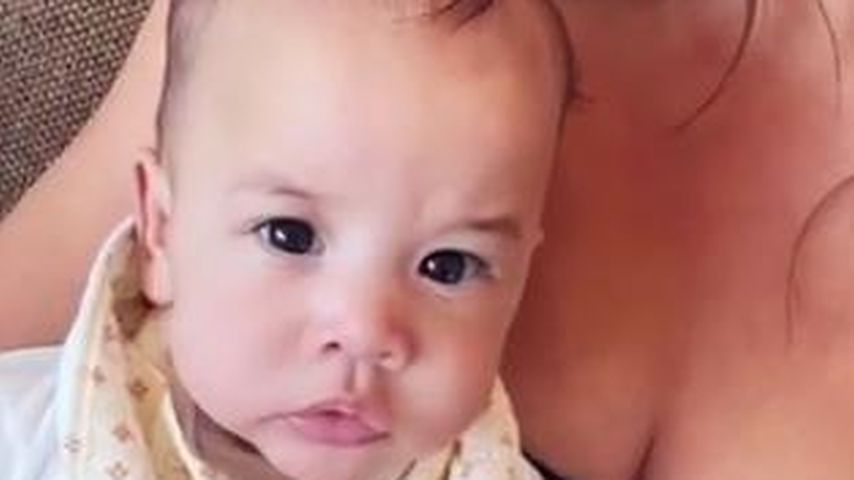 Chrissy Teigen mit Tochter Esti