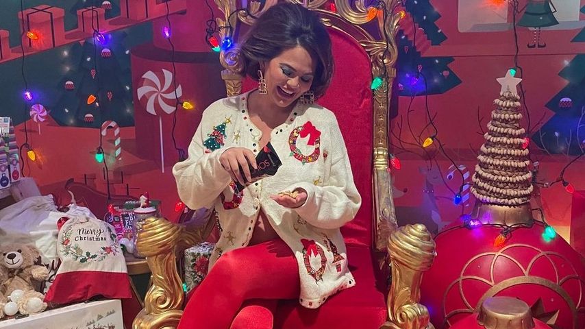 Chrissy Teigen kurz vor Weihnachten, 2022
