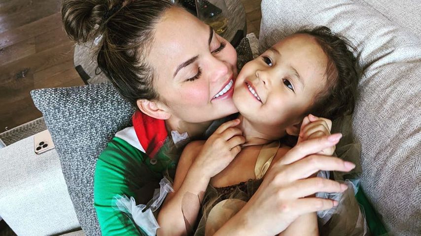 Chrissy Teigen und Tochter Luna im Dezember 2019
