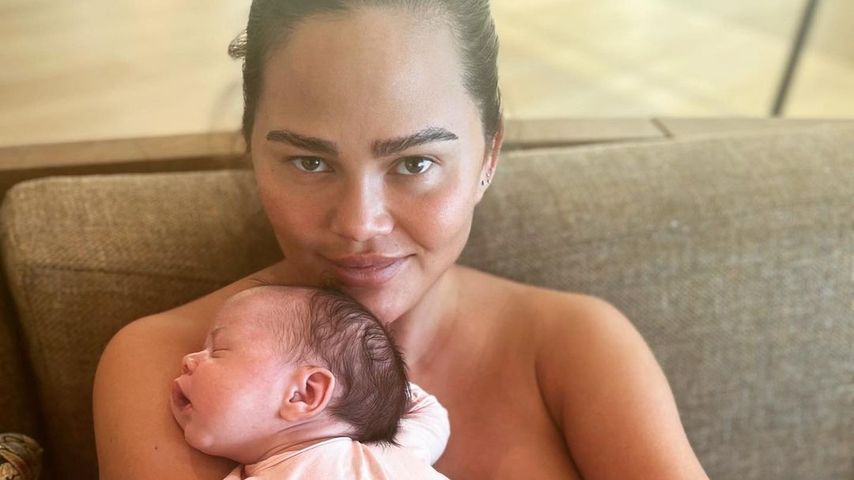 Baby Esti: Das inspirierte Chrissy Teigen bei der Namenswahl