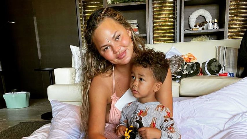 Chrissy Teigen und ihr Sohn Miles Theodore Stephens auf Instagram, 2020