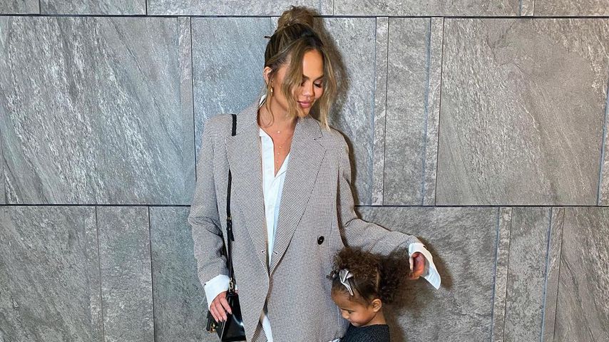 Chrissy Teigen und ihre Tochter Luna im Januar 2021