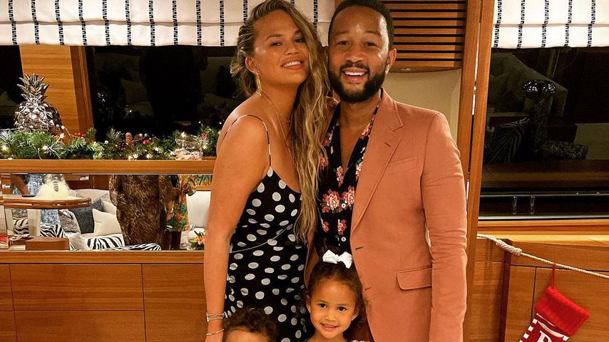 Chrissy Teigen und John Legend mit ihren Kindern Luna und Miles im Dezember 2020