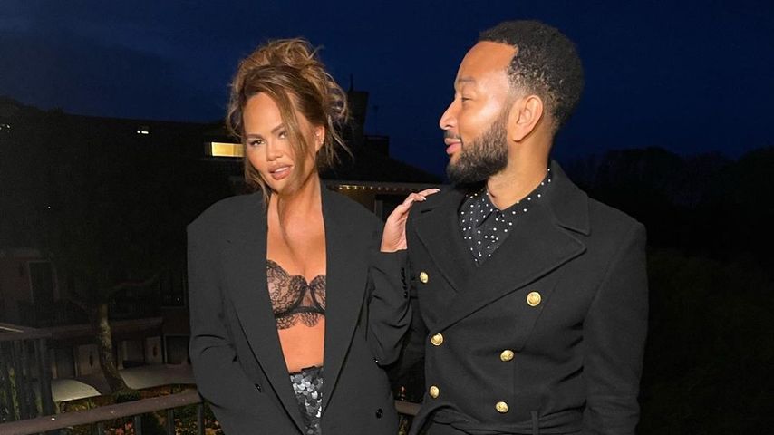 Heiße Date-Night: Chrissy Teigen setzt Dekolleté in Szene!