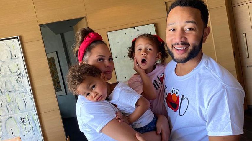 Chrissy Teigen, John Legend, Luna und Miles im Mai 2020