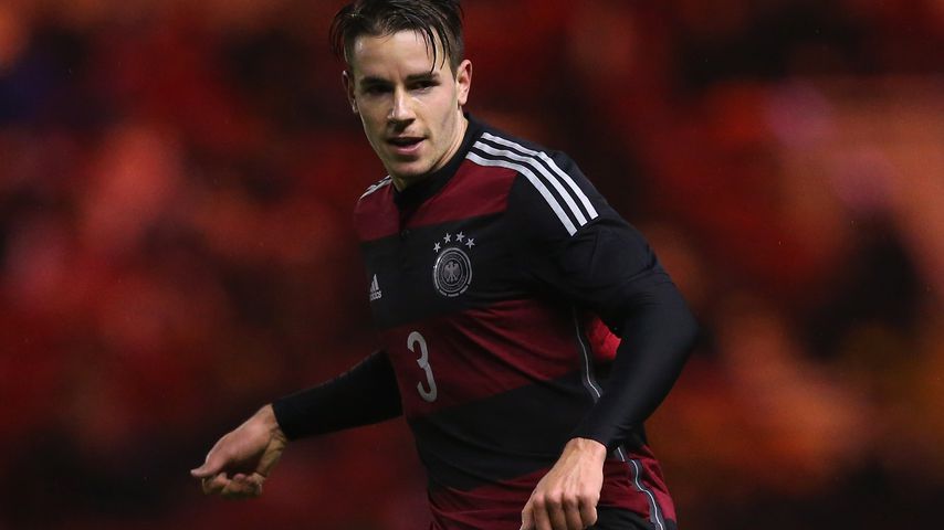 Seine Freundin hat Krebs: DFB-Kicker setzt Zeichen der Liebe