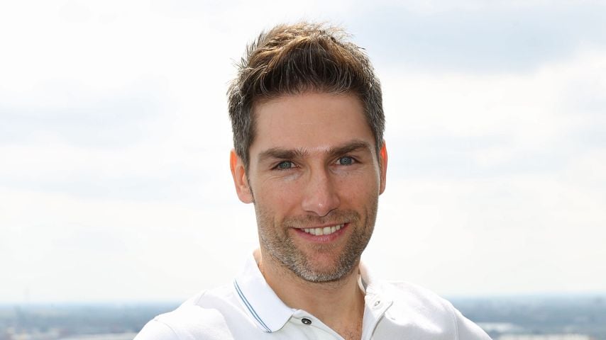 Christian Polanc hilft Marcel Remus mit den Frauen