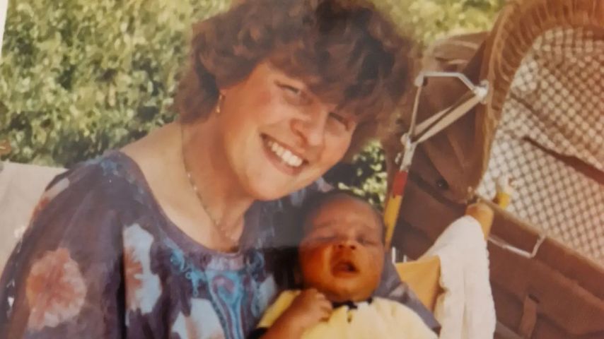 Christiane Pearce-Blumhoff mit ihrem Sohn Simon Pearce