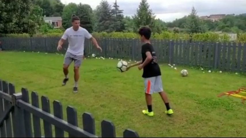 Cristiano Ronaldo und sein Sohn Christiano Junior im Mai 2020