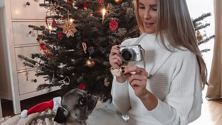 Christin Kaeber mit ihrem Hund Gizmo
