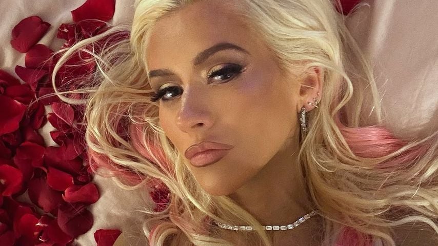 Christina Aguilera hat jetzt pinke Haarsträhnchen