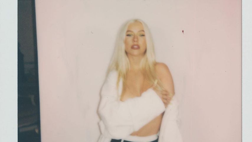 Heiß! Hier posiert Megastar Christina Aguilera oben ohne