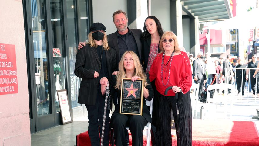 Christina Applegate nimmt ihren Stern auf dem Walk of Fame entgegen