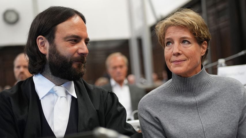 Christina Block (r.) und ihr Anwalt Ingo Bott im Landgericht Hamburg, November 2025