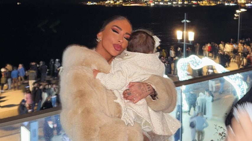 Christina Dimitriou und ihre Tochter, Januar 2026