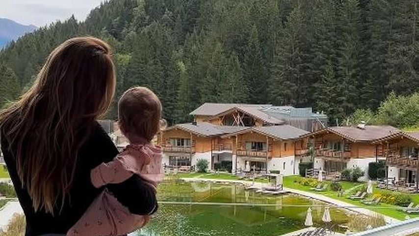 Christina Hänni mit ihrer Tochter, September 2025