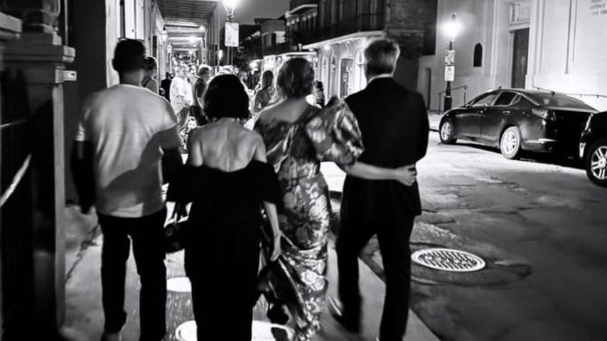 Christina Hendricks mit ihren Hochzeitsgästen auf einer Geistertour in New Orleans