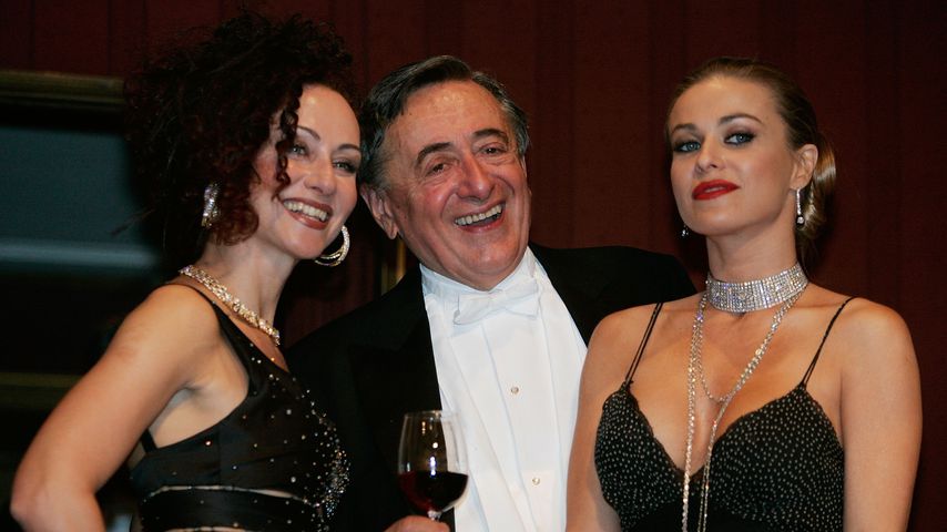 Christina und Richard Lugner mit Carmen Electra beim Wiener Opernball, 2006