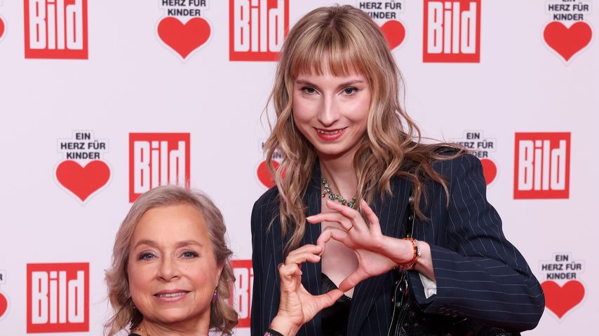 Christine Urspruch und ihre Tochter Lilo Materna bei der "Ein Herz für Kinder"-Gala 2024
