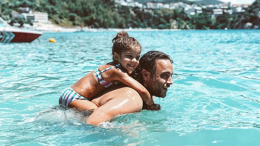 Christos Christodoulou mit der Tochter seiner Freundin Sandra