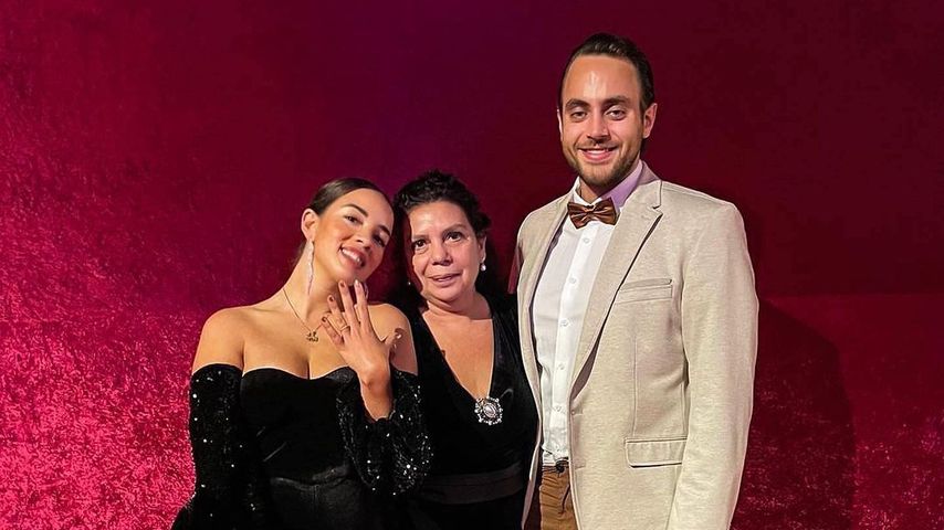 Christos Christodoulou mit seiner Frau und seiner Mutter