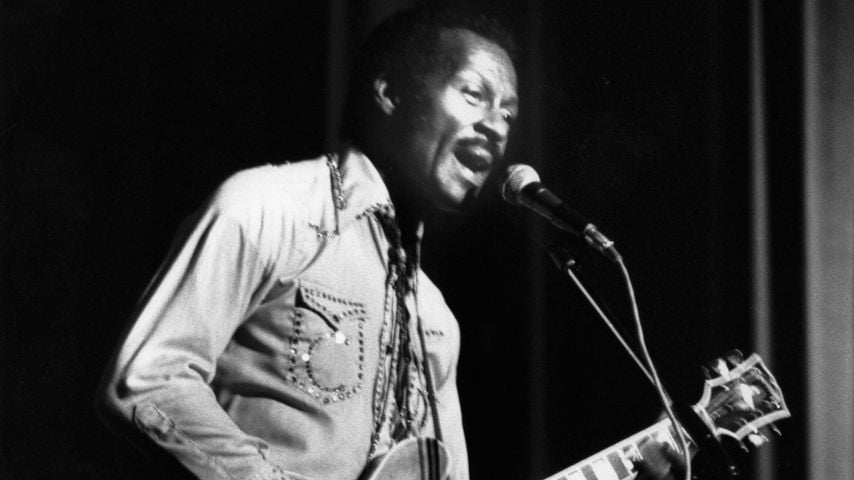 Chuck Berry 1977 bei einem Konzert