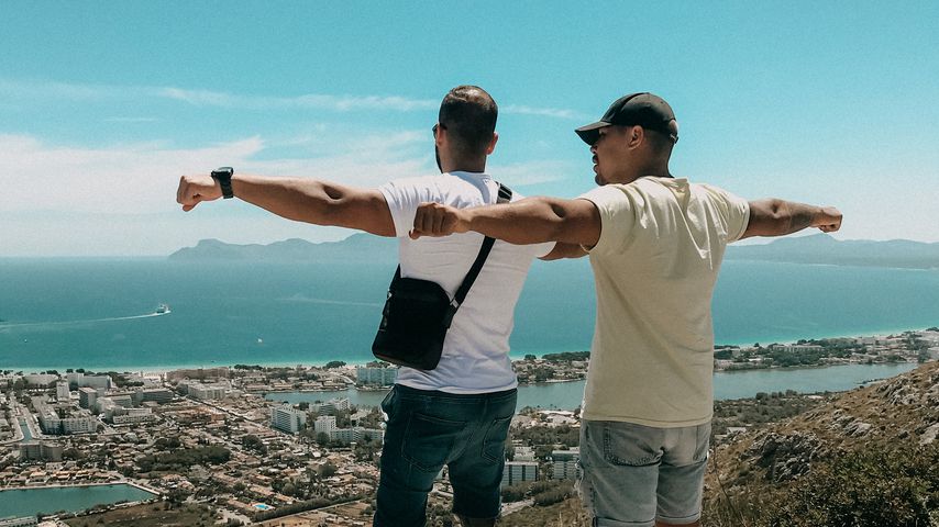Cihad und James bei den Dreharbeiten zu "Urlaub mal anders" auf Mallorca