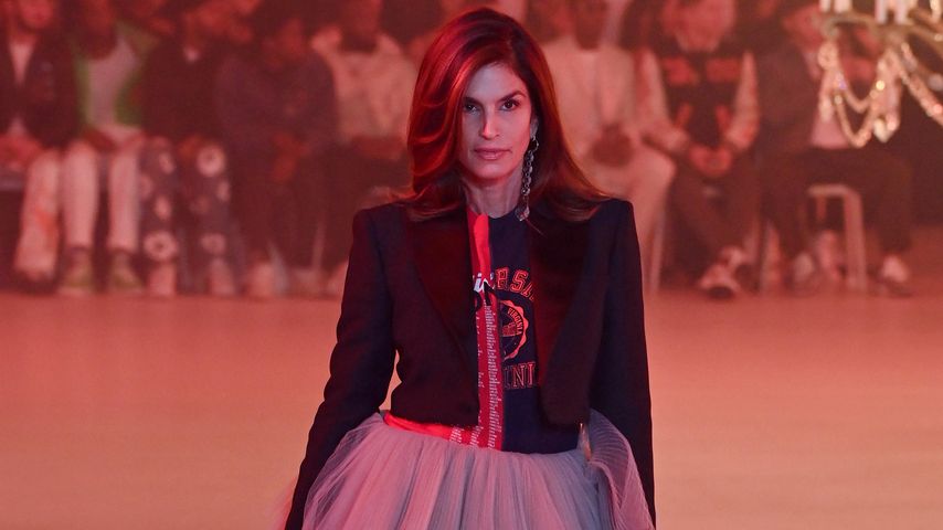 Cindy Crawford bei der Paris Fashion Week