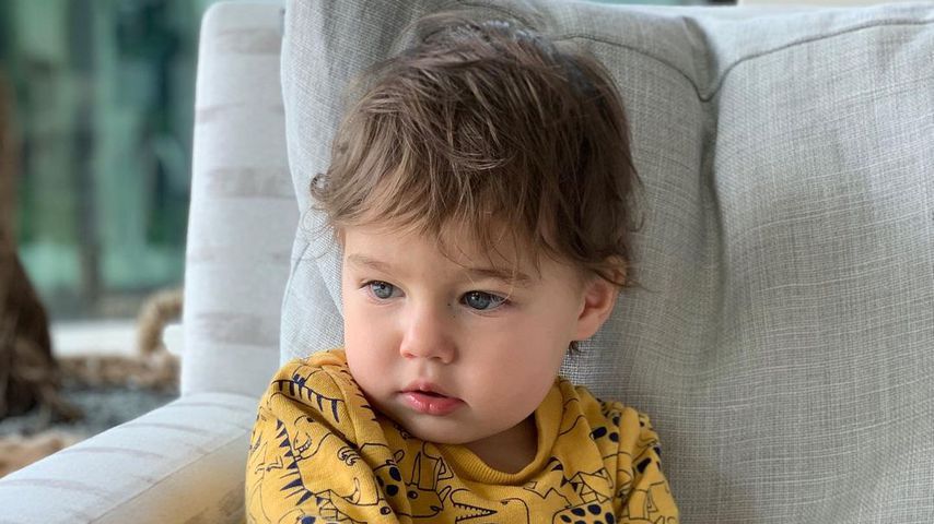 Claire Holts Sohn James