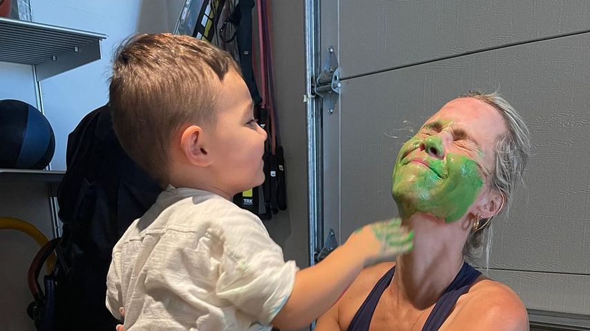 Claire Holt und ihr Söhnchen, 2021