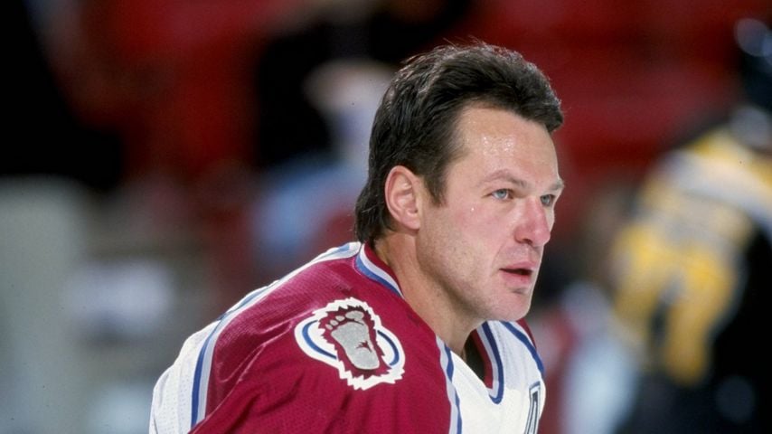 Claude Lemieux im Spiel für die Colorado Avalanche gegen die Boston Bruins in Denver, 7. Oktober 1997
